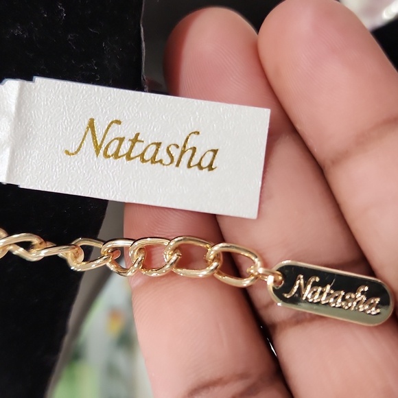 🔹️NATASHA🔹️ Gold and Silver Bee Pendant Statement Necklace - Picture 4 of 6